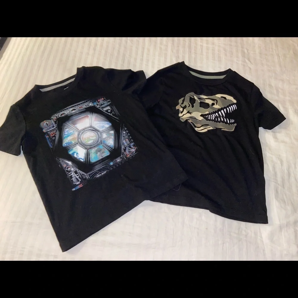 Boys old navy T-shirts